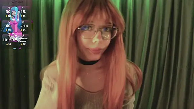 Layla Muur online show from April 2026 04:12:02 PM