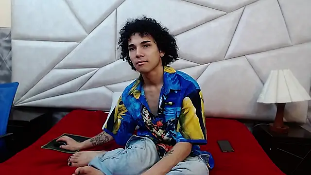 Nyx and Arian online show from April 2026 01:33:01 AM