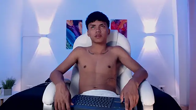 thiagosterling online show from April 2026 11:37:02 PM