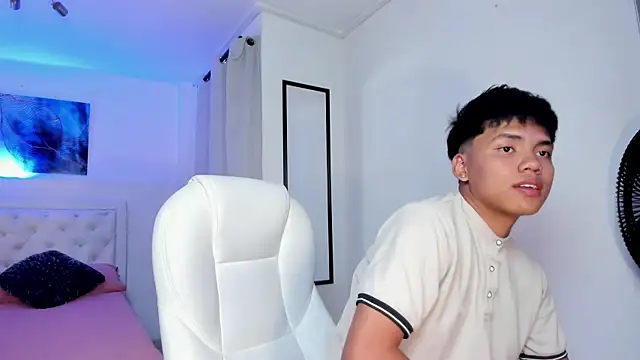 thiagosterling online show from May 2026 11:44:01 PM