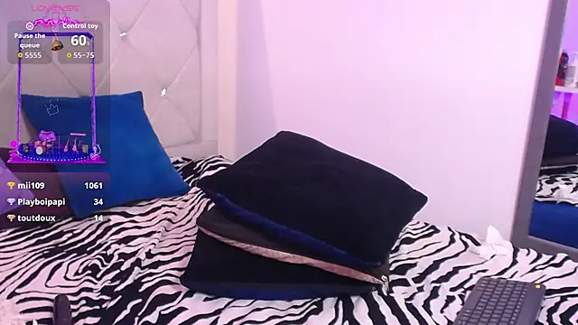 Snapshot of Jorinde_Sexy chatting on April 2026 05:17:01 PM Jorinde Sexy online show from April 2026 05:17:01 PM