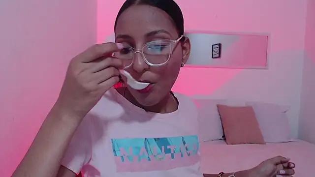 Snapshot of Rubi_Diamond_ chatting on March 2026 07:53:02 PM Rubi Diamond online show from March 2026 07:53:02 PM