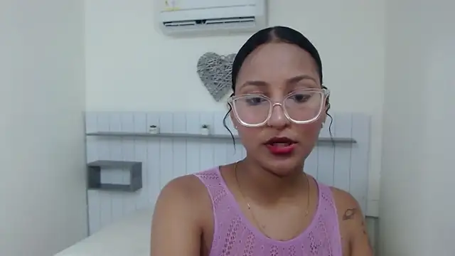 Snapshot of Rubi_Diamond_ chatting on April 2026 07:55:01 PM Rubi Diamond online show from April 2026 07:55:01 PM