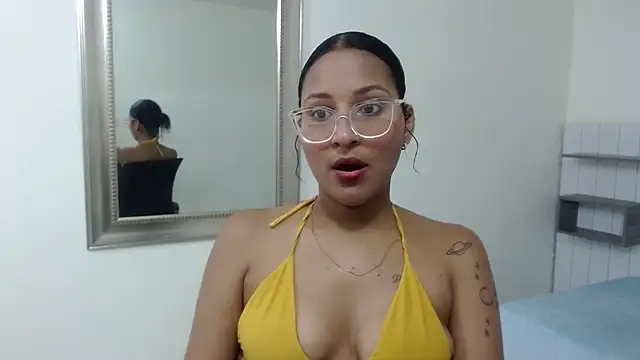 Snapshot of Rubi_Diamond_ chatting on April 2026 08:17:01 PM Rubi Diamond online show from April 2026 08:17:01 PM