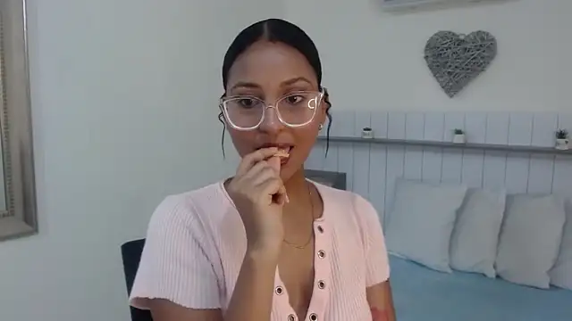 Snapshot of Rubi_Diamond_ chatting on April 2026 07:51:02 PM Rubi Diamond online show from April 2026 07:51:02 PM