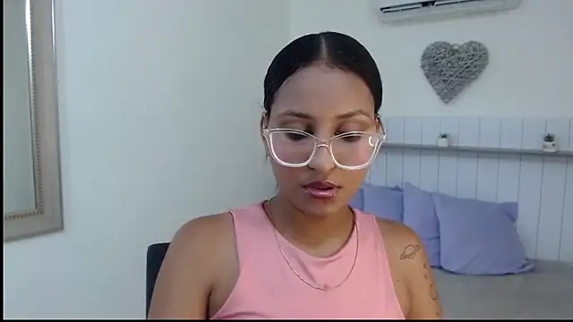 Snapshot of Rubi_Diamond_ chatting on April 2026 07:58:02 PM Rubi Diamond online show from April 2026 07:58:02 PM