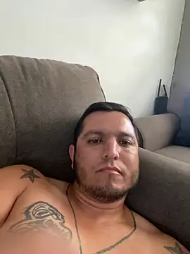 Snapshot of HOTB0Y18 chatting on April 2026 09:34:03 PM HOTB0Y18 online show from April 2026 09:34:03 PM