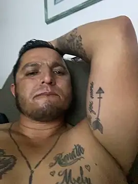 Snapshot of HOTB0Y18 chatting on April 2026 09:21:01 AM HOTB0Y18 online show from April 2026 09:21:01 AM