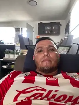 Snapshot of HOTB0Y18 chatting on April 2026 10:59:01 PM HOTB0Y18 online show from April 2026 10:59:01 PM