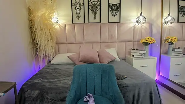 Honney Taylor online show from April 2026 08:58:01 PM