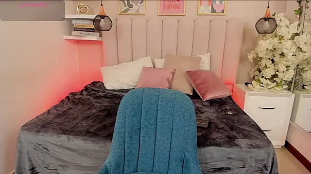 Honney Taylor online show from April 2026 08:24:02 PM