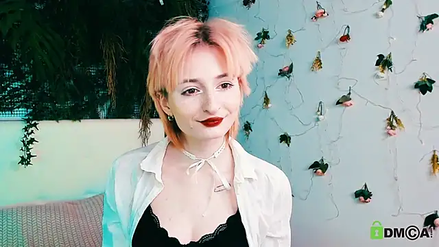 Snapshot of Kira__Cutie chatting on April 2026 08:33:02 PM Kira Cutie online show from April 2026 08:33:02 PM