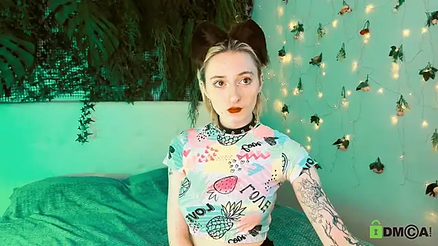 Snapshot of Kira__Cutie chatting on May 2026 08:49:01 PM Kira Cutie online show from May 2026 08:49:01 PM