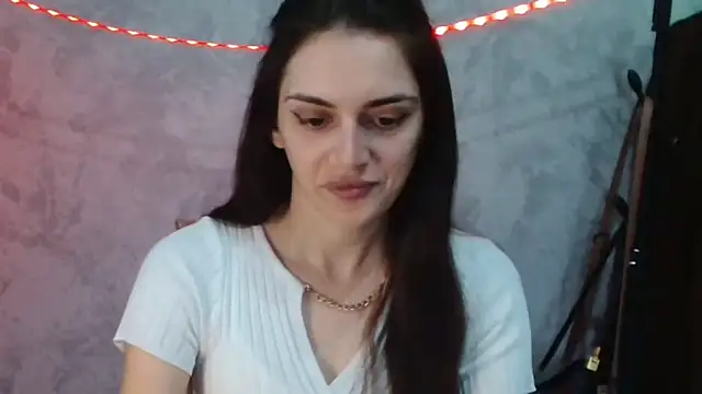 Snapshot of RoxiCherry chatting on May 2026 06:31:01 AM RoxiCherry online show from May 2026 06:31:01 AM