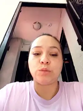 Snapshot of SabrinaVantress chatting on April 2026 05:10:01 PM SabrinaVantress online show from April 2026 05:10:01 PM