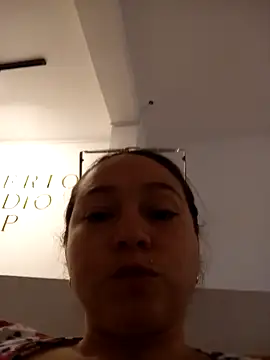 Snapshot of SabrinaVantress chatting on April 2026 11:43:01 PM SabrinaVantress online show from April 2026 11:43:01 PM