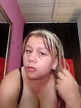 Snapshot of ScarletBigTitties chatting on April 2026 11:40:01 AM ScarletBigTitties online show from April 2026 11:40:01 AM