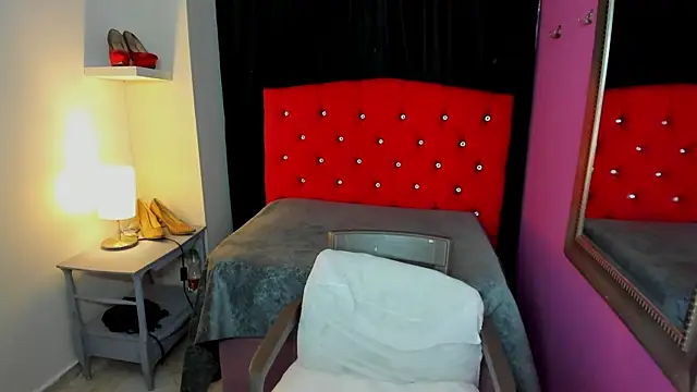 Snapshot of ScarletBigTitties chatting on April 2026 12:01:01 PM ScarletBigTitties online show from April 2026 12:01:01 PM