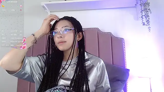 shiny foxeyes online show from April 2026 08:02:02 PM