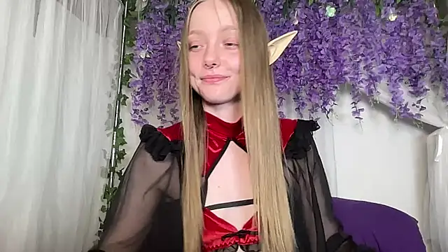 Snapshot of ElfGirlAna chatting on June 2026 03:01:02 PM ElfGirlAna online show from June 2026 03:01:02 PM