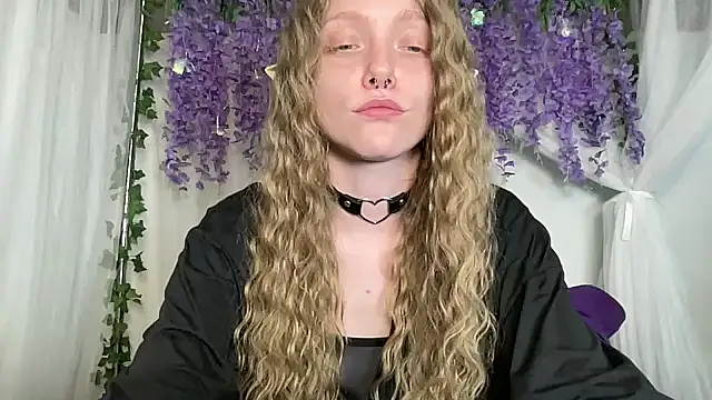 Snapshot of ElfGirlAna chatting on July 2026 03:05:01 PM ElfGirlAna online show from July 2026 03:05:01 PM