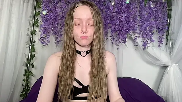 Snapshot of ElfGirlAna chatting on July 2026 02:55:01 PM ElfGirlAna online show from July 2026 02:55:01 PM