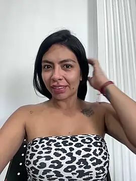 Noa rousse01 online show from April 2026 07:00:01 PM