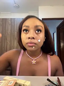 Snapshot of Kloe_rousse01 chatting on April 2026 07:53:01 PM Kloe rousse01 online show from April 2026 07:53:01 PM