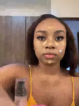 Snapshot of Kloe_rousse01 chatting on April 2026 06:37:01 PM Kloe rousse01 online show from April 2026 06:37:01 PM