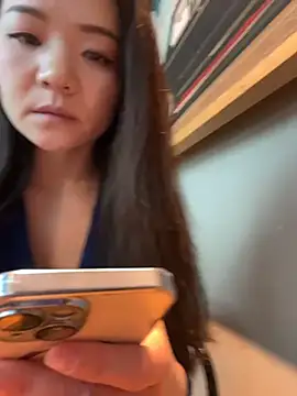 lucyxiaolulu online show from April 2026 01:32:01 AM