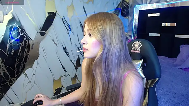 Snapshot of Daniela-hill chatting on April 2026 03:18:02 AM Daniela-hill online show from April 2026 03:18:02 AM