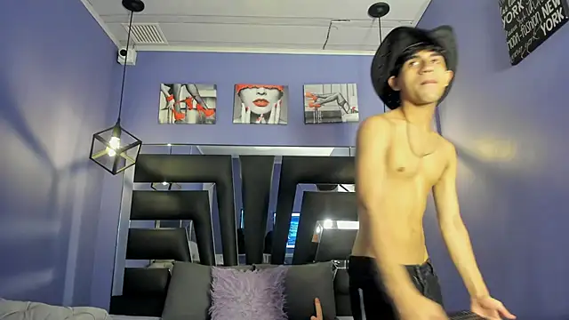  ArchieBlu  online show from April 2026 03:16:01 AM