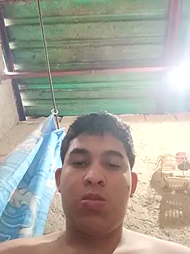 Snapshot of alee28728 chatting on April 2026 09:05:02 PM alee28728 online show from April 2026 09:05:02 PM