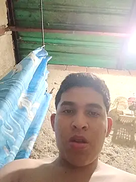 Snapshot of alee28728 chatting on April 2026 04:29:01 AM alee28728 online show from April 2026 04:29:01 AM