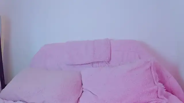 Snapshot of estrellaO_O chatting on April 2026 12:05:01 AM estrellaO O online show from April 2026 12:05:01 AM