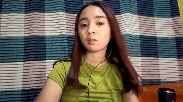 Snapshot of LenoraLacassagne chatting on March 2026 04:00:01 PM LenoraLacassagne online show from March 2026 04:00:01 PM