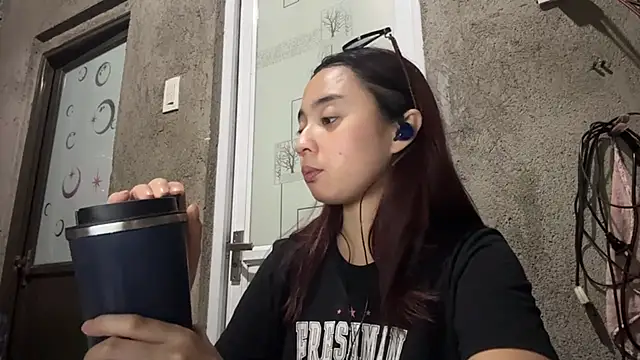 Snapshot of LenoraLacassagne chatting on April 2026 03:13:01 PM LenoraLacassagne online show from April 2026 03:13:01 PM