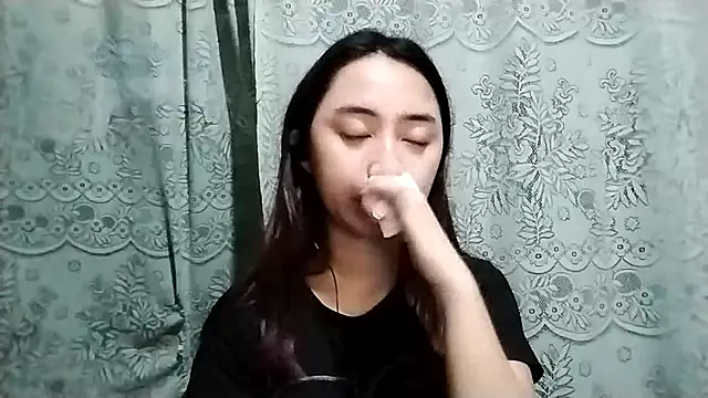 Snapshot of LenoraLacassagne chatting on April 2026 03:39:01 PM LenoraLacassagne online show from April 2026 03:39:01 PM