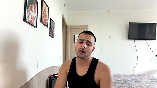Snapshot of Daniel_ice chatting on July 2026 01:24:01 PM Daniel ice online show from July 2026 01:24:01 PM