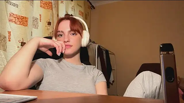 Snapshot of alisaonlyforu chatting on April 2026 02:58:02 PM alisaonlyforu online show from April 2026 02:58:02 PM