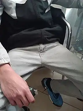 Snapshot of Skinboy06 chatting on March 2026 09:59:01 AM Skinboy06 online show from March 2026 09:59:01 AM