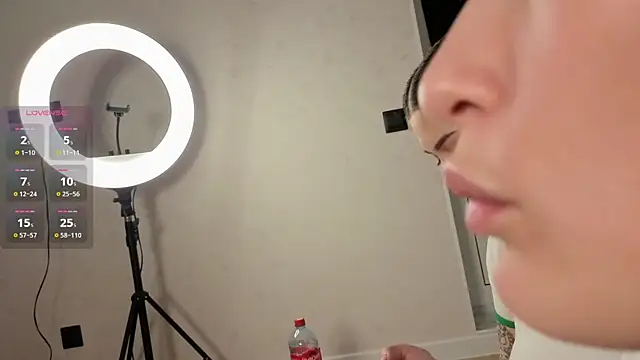 momento marie online show from May 2026 06:26:02 PM
