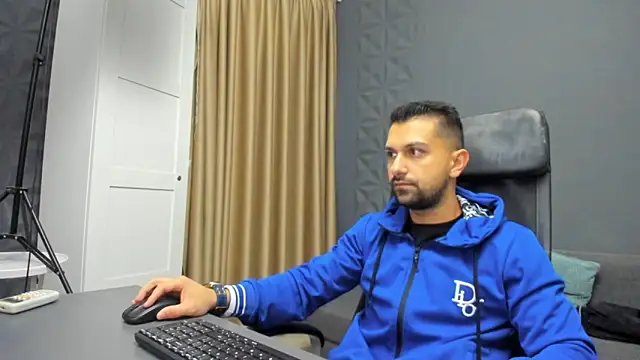 Snapshot of BryceReign chatting on March 2026 04:23:01 AM BryceReign online show from March 2026 04:23:01 AM