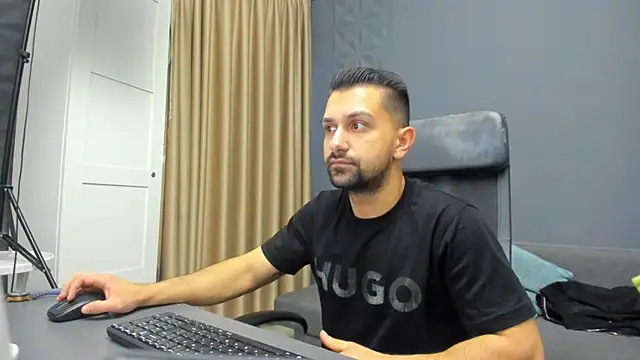 Snapshot of BryceReign chatting on March 2026 04:24:04 AM BryceReign online show from March 2026 04:24:04 AM