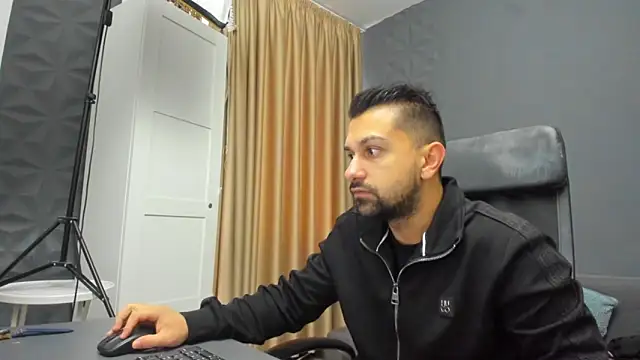 Snapshot of BryceReign chatting on April 2026 10:13:02 AM BryceReign online show from April 2026 10:13:02 AM