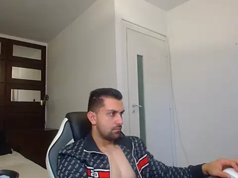 Snapshot of BryceReign chatting on April 2026 06:19:01 AM BryceReign online show from April 2026 06:19:01 AM