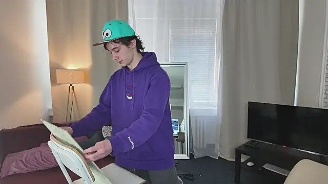 Snapshot of KevinStrike chatting on April 2026 01:20:02 PM KevinStrike online show from April 2026 01:20:02 PM