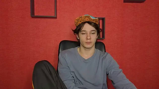 Snapshot of KevinStrike chatting on April 2026 01:11:01 PM KevinStrike online show from April 2026 01:11:01 PM