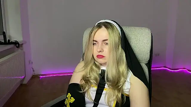 EvaKraz online show from April 2026 06:05:01 PM