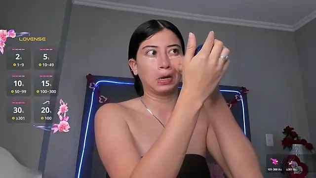 Snapshot of mia_gomez7 chatting on April 2026 01:03:02 PM mia gomez7 online show from April 2026 01:03:02 PM